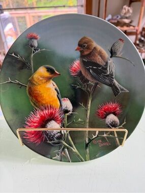 Goldfinch Bundle | Vintage Plate, Stand, and 2 Artificial Succulents